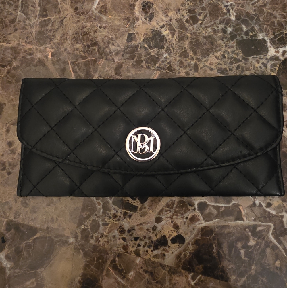 Badgley Mischka Black Quilted Cover Wallet w/ Sleek Design.  Vegan Leather. NWOT